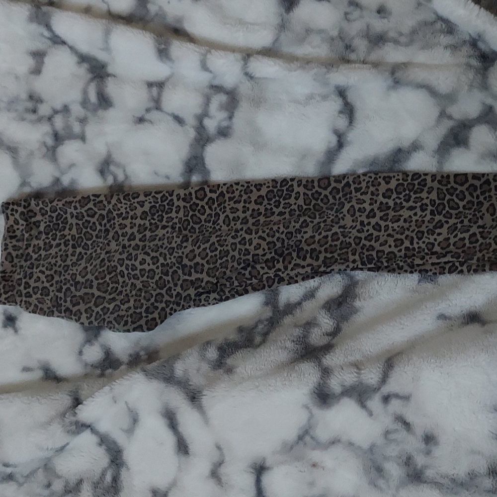 Cheetah print leggings